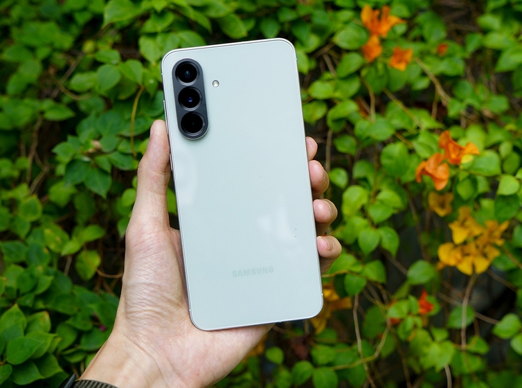 Galaxy A56 5G – Smartphone tầm trung toàn diện AI đỉnh cao chiến game mượt mà