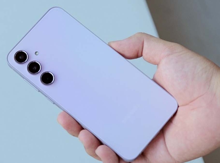 Có nên mua Galaxy A55 5G? Đánh giá chi tiết từ thiết kế đến hiệu năng 