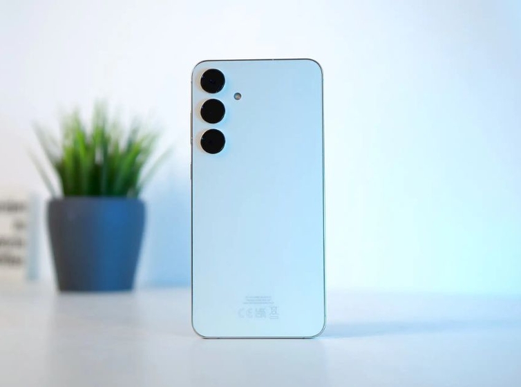 Galaxy S25 Plus sau 6 tháng ra mắt: Có còn là lựa chọn đáng mua trong năm 2025?