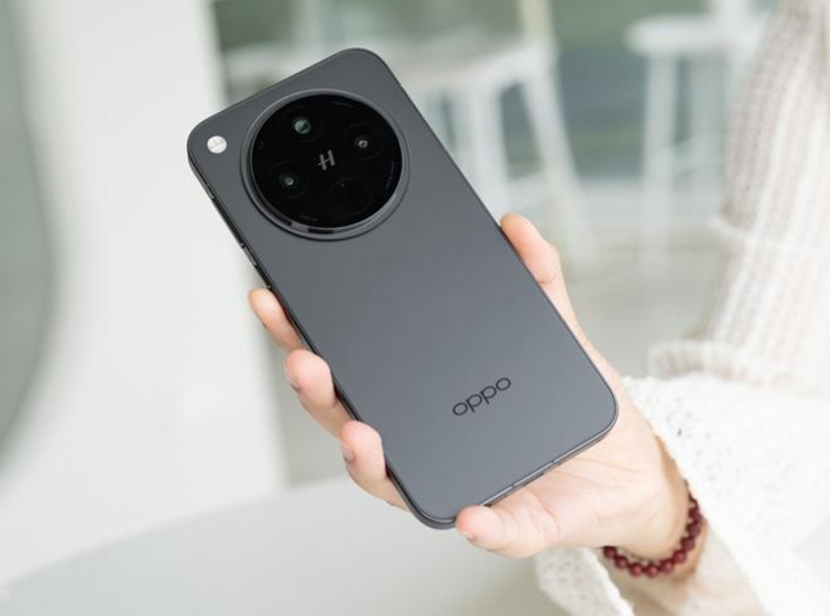 Đánh giá OPPO Find X8: Thiết kế nhỏ gọn, hiệu năng mạnh, camera Hasselblad ấn tượng